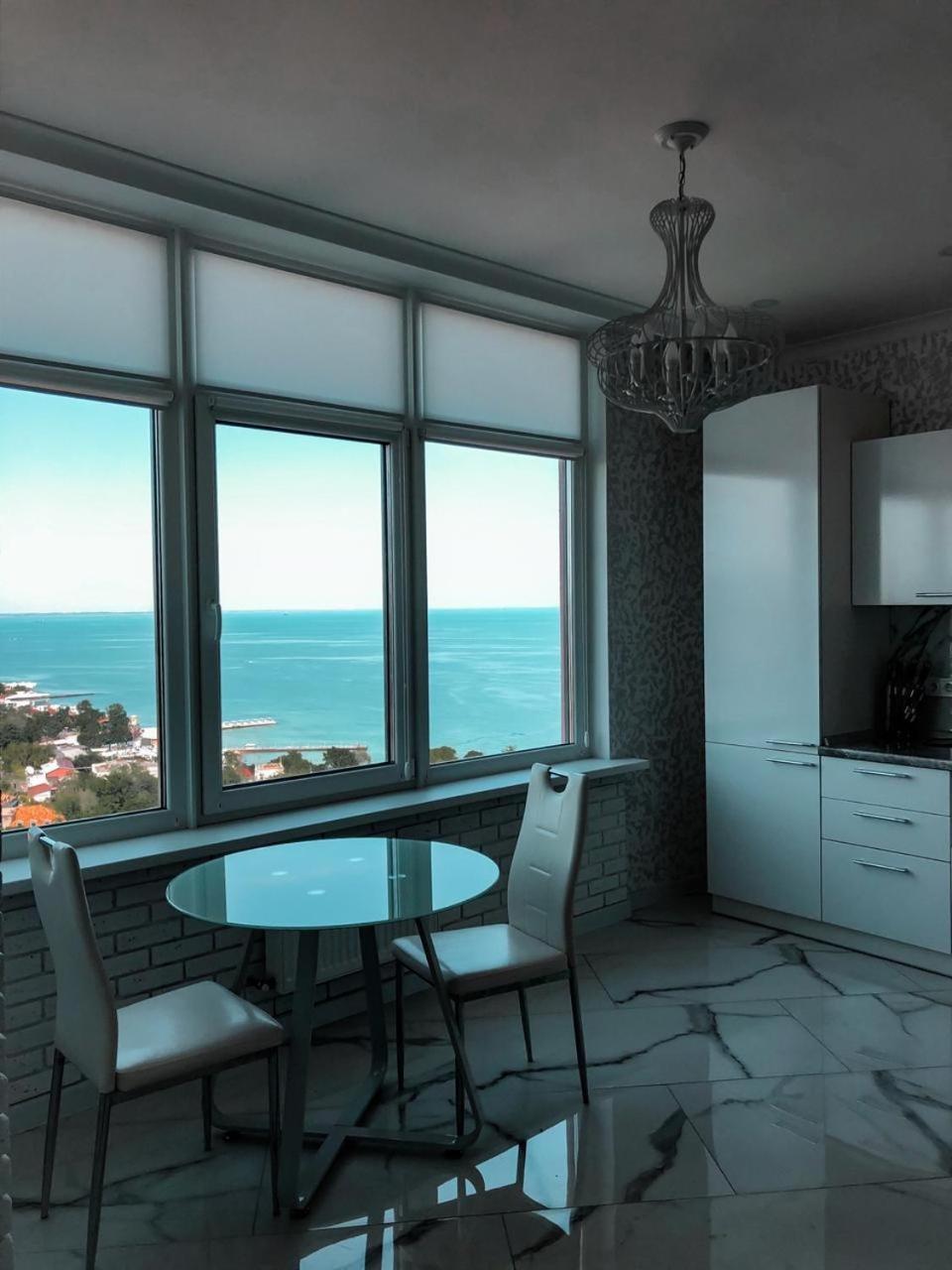 M&P Vip Appartments In Arkadia Odesa Habitación foto