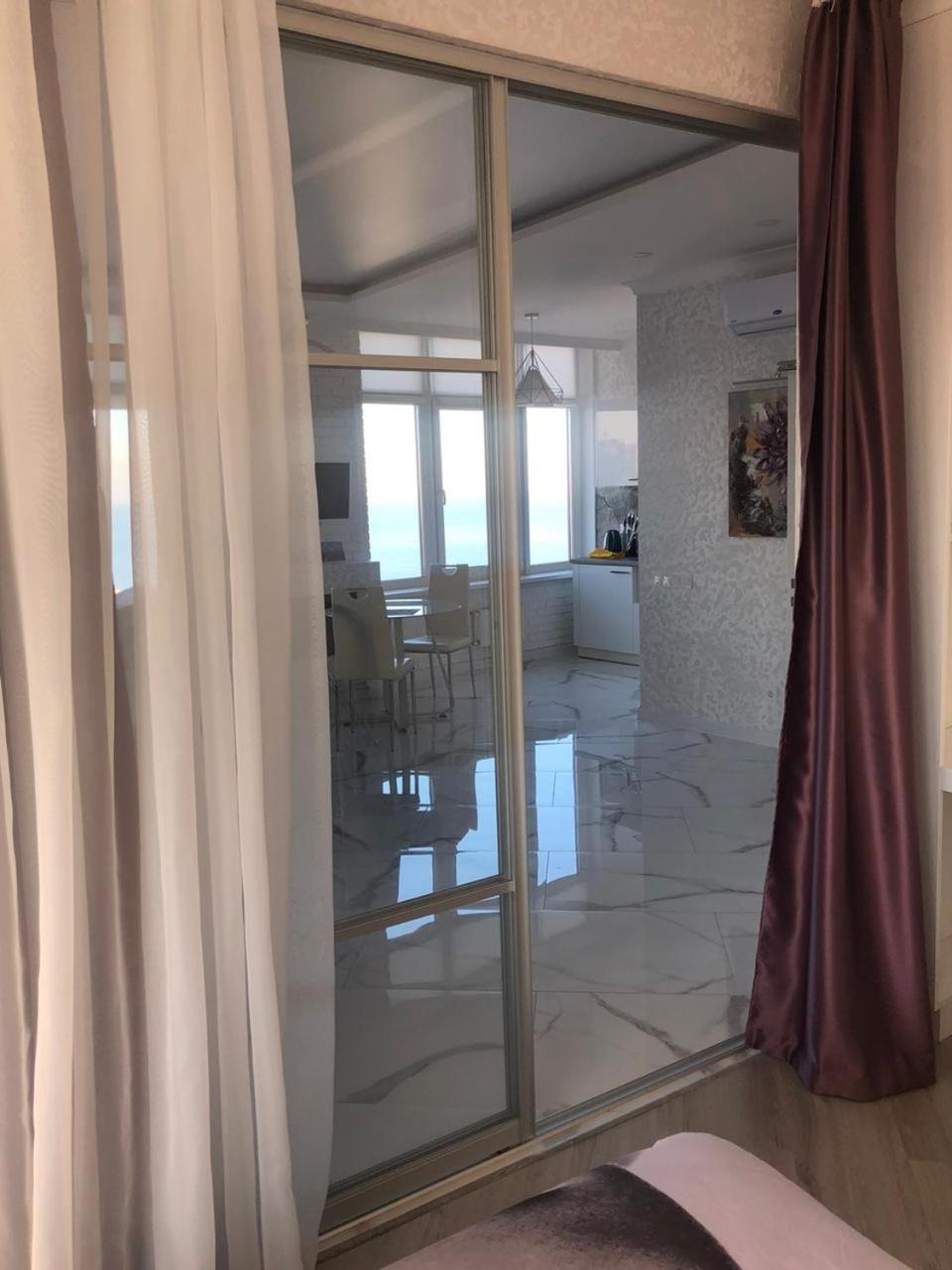 M&P Vip Appartments In Arkadia Odesa Habitación foto